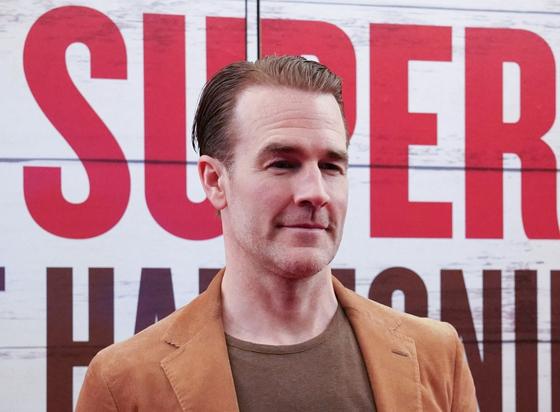 James Van Der Beek filmes emlékdarabjait kínálja eladásra, hogy fedezni tudja rákkezelésének költségeit.