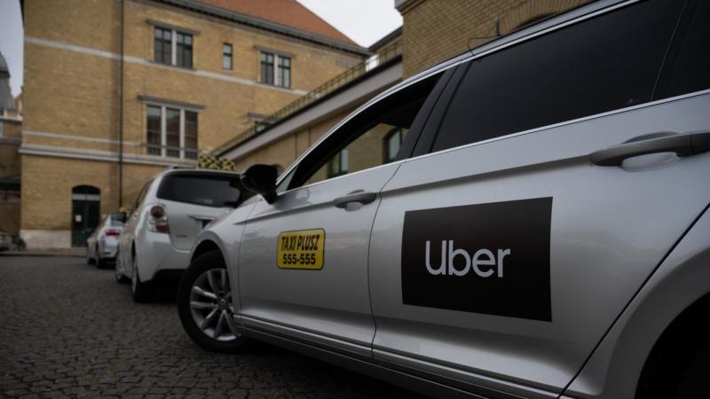 Az Uber mostantól Szeged utcáit is meghódítja - Kíváncsiak voltunk, mit gondolnak erről a helyi taxisofőrök.