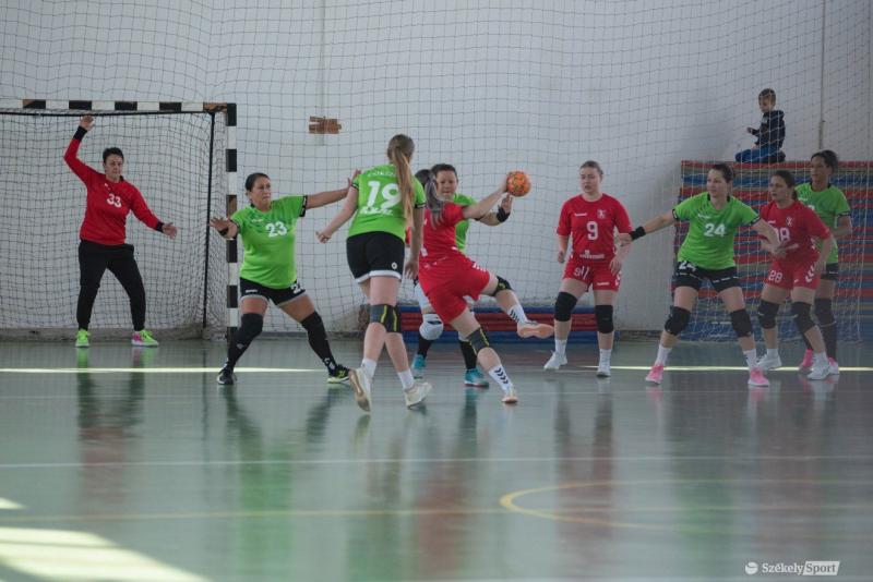A Hargita megyei női kézilabda-bajnokságban a csapatok létszáma megduplázódott, izgalmas új lehetőségeket teremtve a sportág számára. | Székely Sport