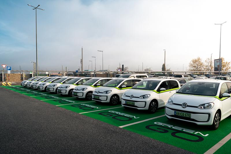 Új szakaszába lép a budapesti parkolási rendszer, amely újabb szokatlan lehetőségeket hoz magával.