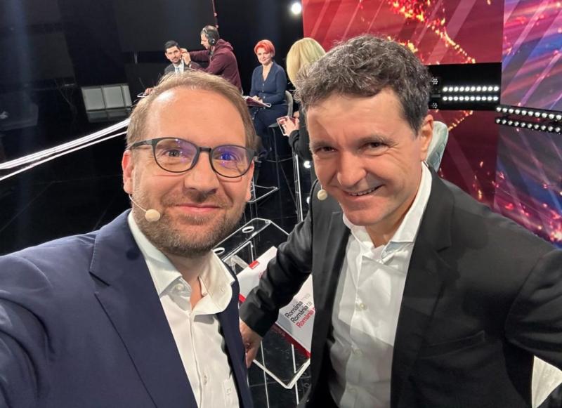 Dominic Fritz figyelmeztetett, hogy Románia komoly kihívásokkal néz szembe, miközben az USR párt támogatja Nicușor Dan kezdeményezéseit. A politikai táj hazai és nemzetközi szinten is feszültségekkel terhelt, és a jövőbeli lépések meghatározóak lehetnek a
