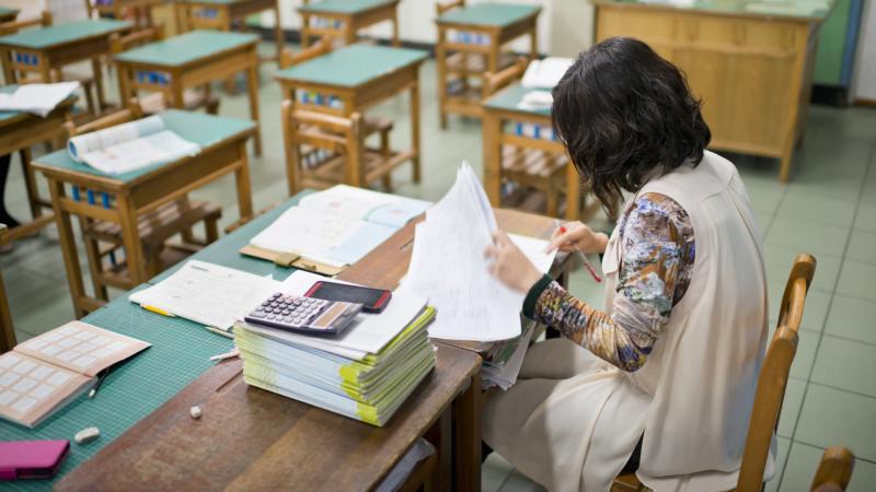 Tanárok tízezrei már meghaladják az 1 millió forintos keresetet.
